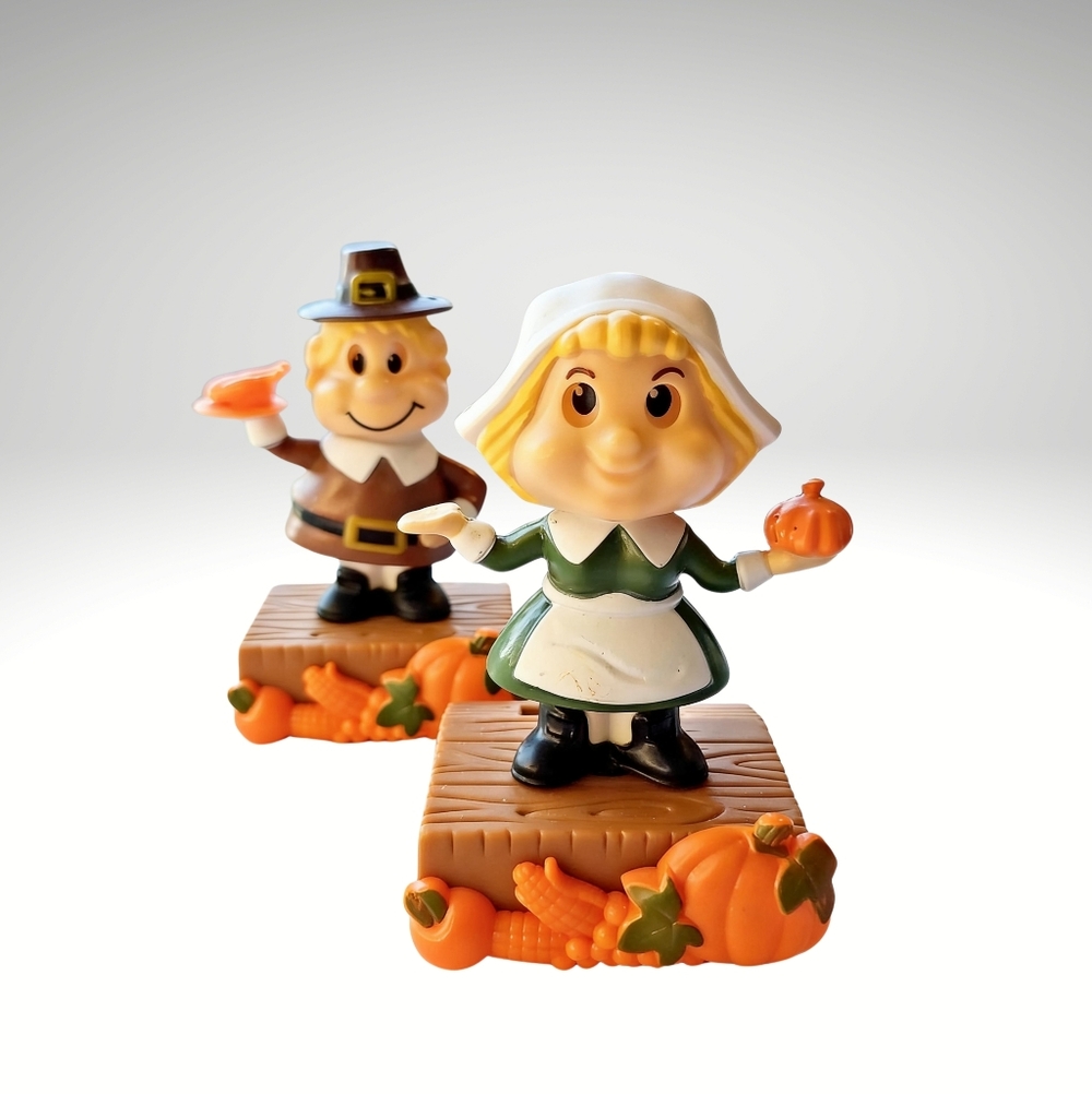 Solar Dancing Pilgrim Couple Thanksgiving Decor Set